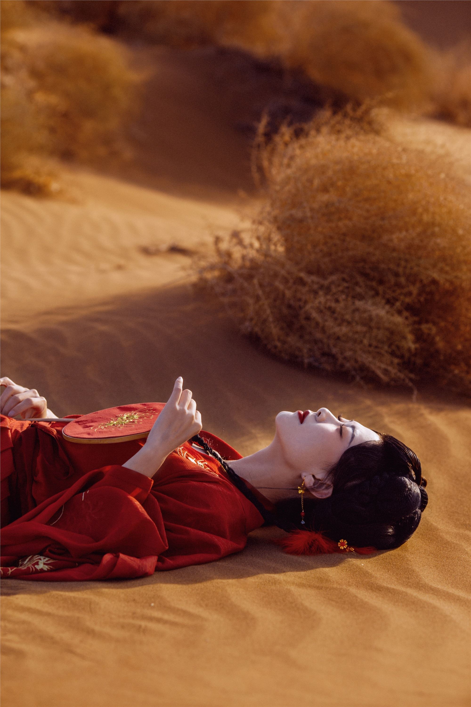 YITUYU艺图语 2021.09.08 漠上行 兔小白